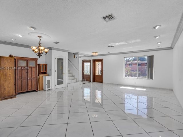 Продажа дома по адресу 7941 SW 18th Ter - фото 7509151