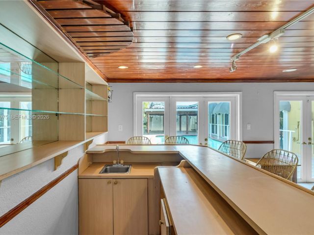 Продажа дома по адресу 7941 SW 18th Ter - фото 7509163