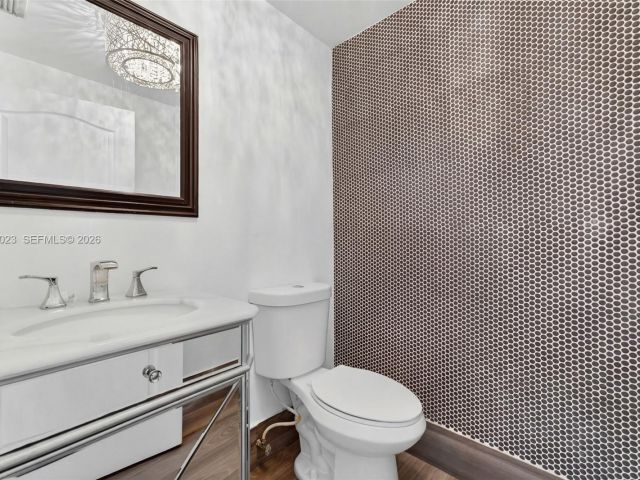 Дом в аренду по адресу 2302 NW 161st Ter - фото 7517343