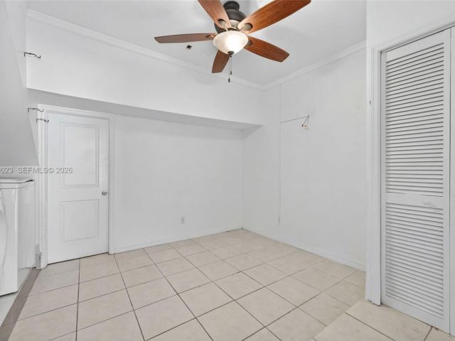 Дом в аренду по адресу 2302 NW 161st Ter - фото 7517346