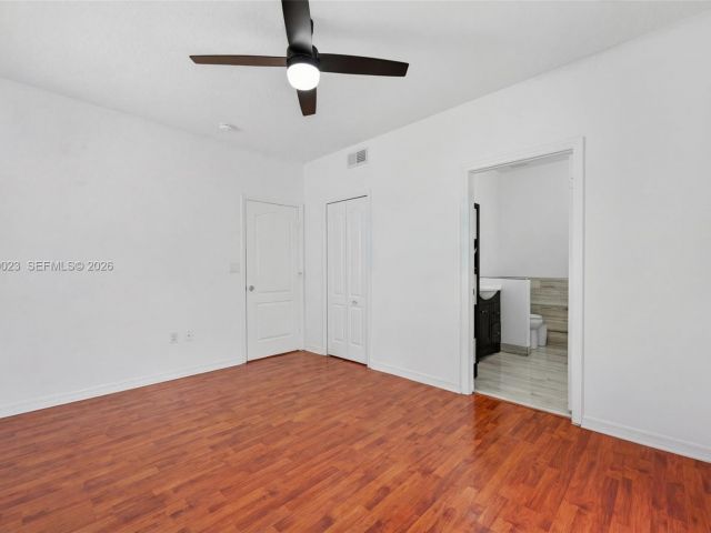 Дом в аренду по адресу 2302 NW 161st Ter - фото 7517351