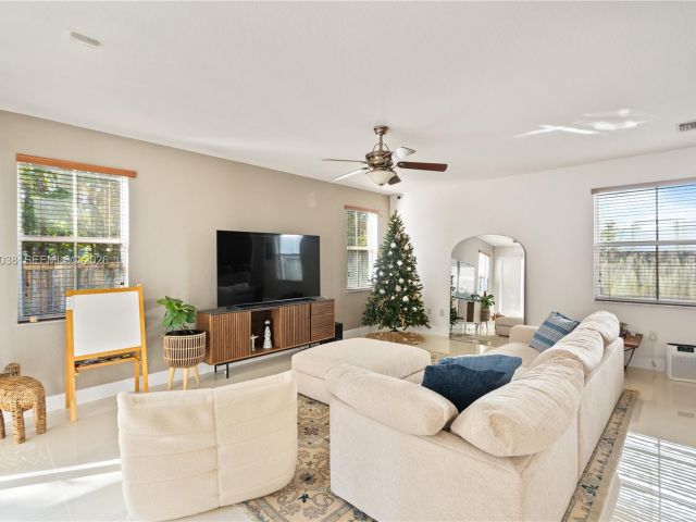 Продажа дома по адресу 11558 NW 84th St - фото 7486190