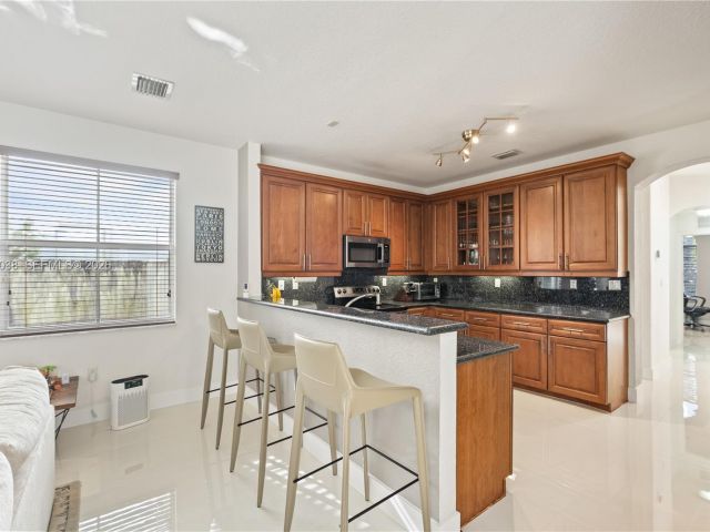 Продажа дома по адресу 11558 NW 84th St - фото 7486191