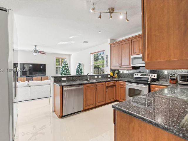 Продажа дома по адресу 11558 NW 84th St - фото 7486192