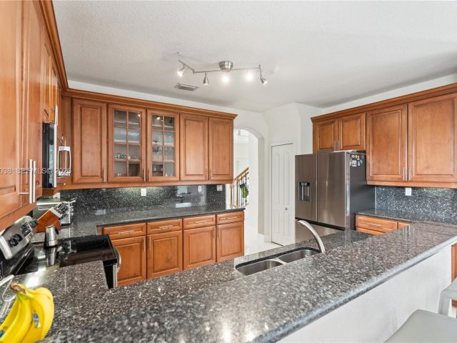 Продажа дома по адресу 11558 NW 84th St - фото 7486193