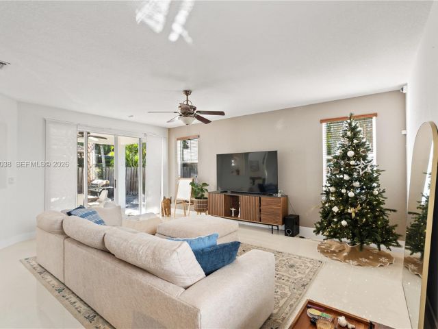 Продажа дома по адресу 11558 NW 84th St - фото 7486198