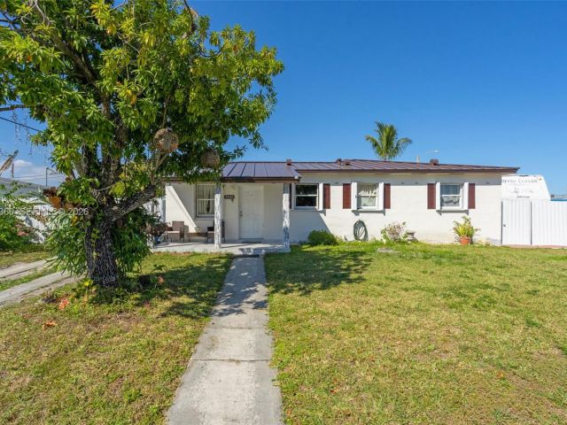 Продажа дома по адресу 3505 NW 83rd Ter - фото 7521194