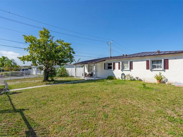 Продажа дома по адресу 3505 NW 83rd Ter - фото 7521196