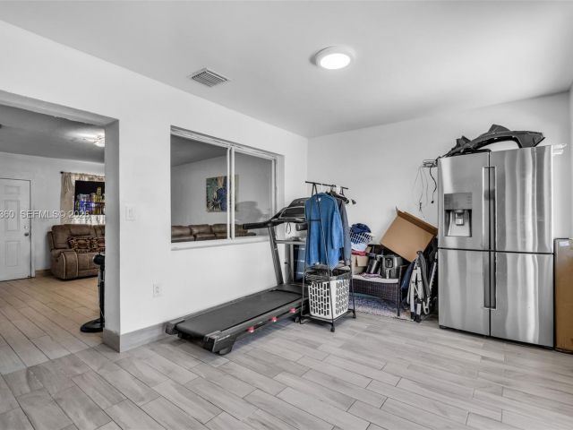 Продажа дома по адресу 3505 NW 83rd Ter - фото 7521206