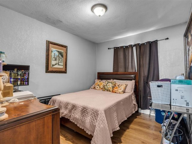 Продажа дома по адресу 3505 NW 83rd Ter - фото 7521211