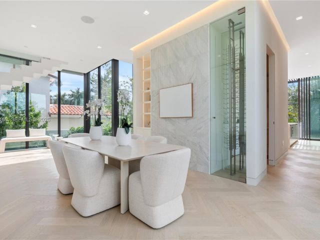 Дом в аренду по адресу 536 W 51st St - фото 7469499