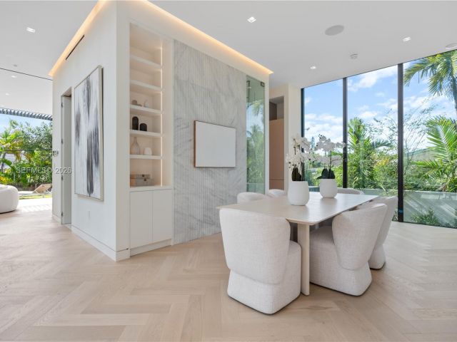 Дом в аренду по адресу 536 W 51st St - фото 7469500