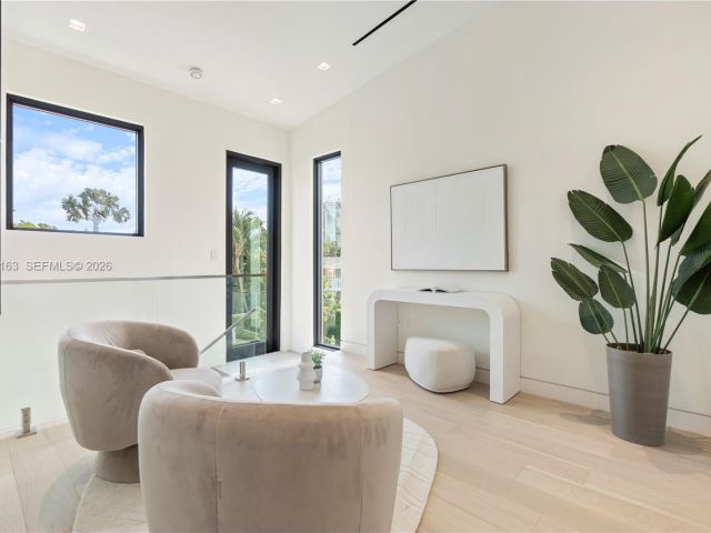 Дом в аренду по адресу 536 W 51st St - фото 7469506