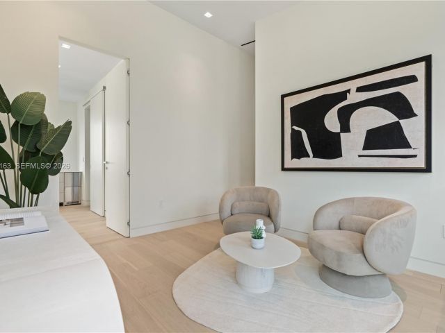 Дом в аренду по адресу 536 W 51st St - фото 7469507