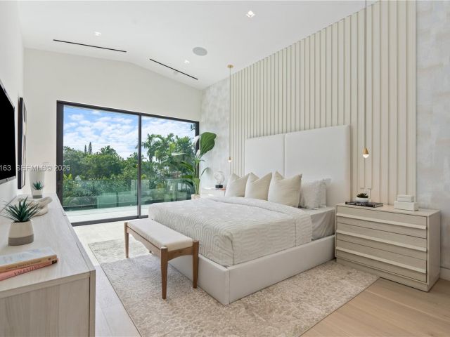 Дом в аренду по адресу 536 W 51st St - фото 7469508