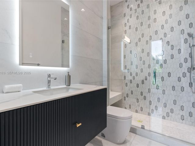 Дом в аренду по адресу 536 W 51st St - фото 7469514