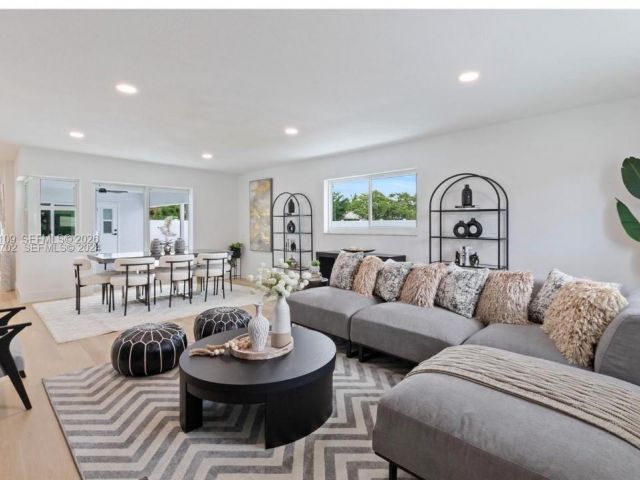 Продажа дома по адресу 1780 SW 12th St - фото 7453335