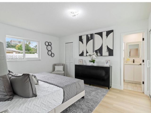 Продажа дома по адресу 1780 SW 12th St - фото 7453346