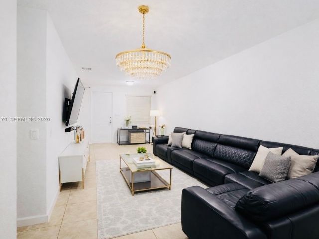 Продажа дома по адресу 11334 SW 236th St - фото 7493129