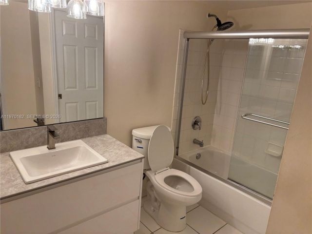 Продажа дома по адресу 2981 NE 185th St 1802 - фото 7476504