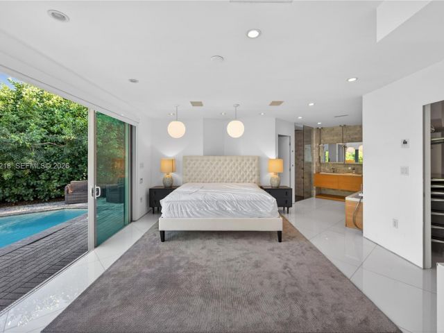 Продажа дома по адресу 1000 N Shore Dr - фото 7468226