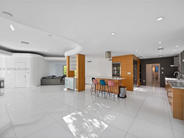 Продажа дома по адресу 1000 N Shore Dr - фото 7468228