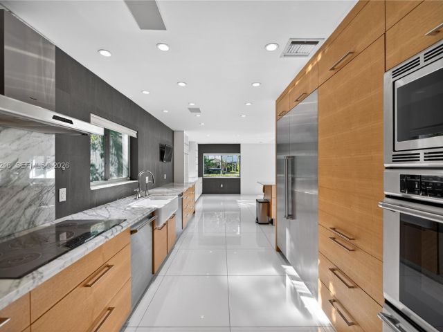 Продажа дома по адресу 1000 N Shore Dr - фото 7468232