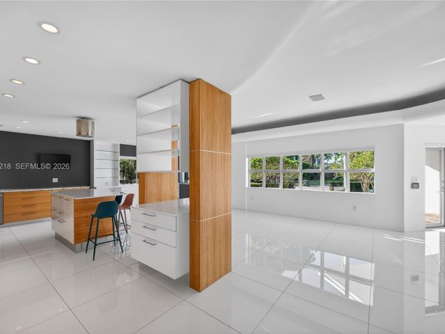 Продажа дома по адресу 1000 N Shore Dr - фото 7468233