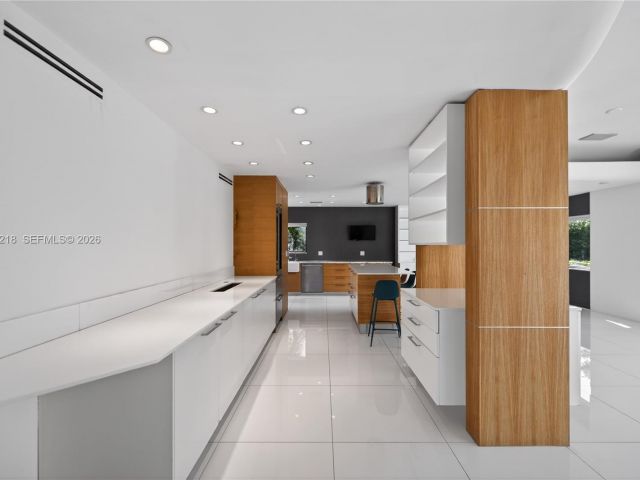 Продажа дома по адресу 1000 N Shore Dr - фото 7468236