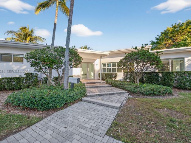 Продажа дома по адресу 1000 N Shore Dr - фото 7468242