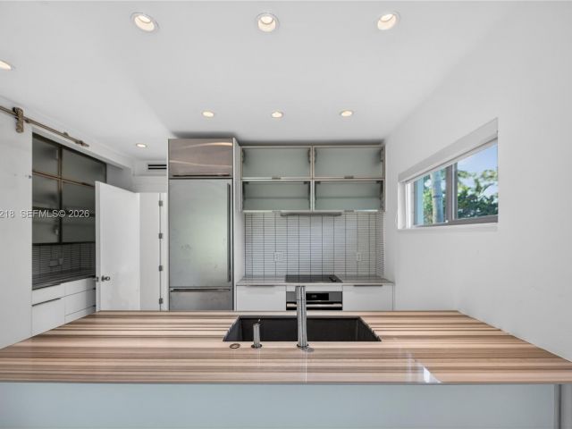 Продажа дома по адресу 1000 N Shore Dr - фото 7468246