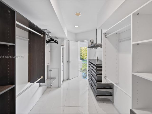 Продажа дома по адресу 1000 N Shore Dr - фото 7468256