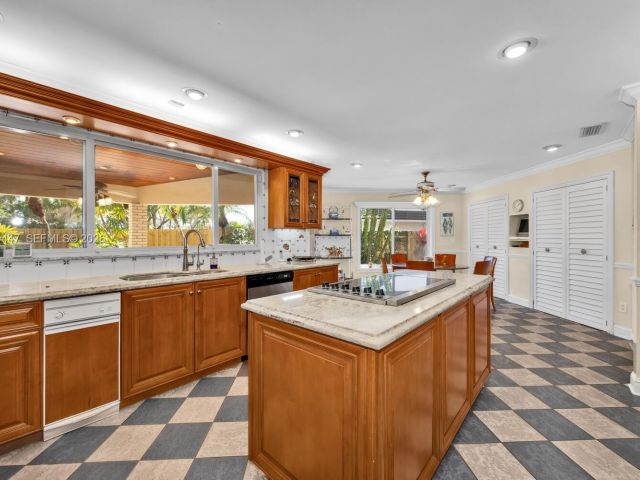 Продажа дома по адресу 8840 SW 102nd Ter - фото 7521504