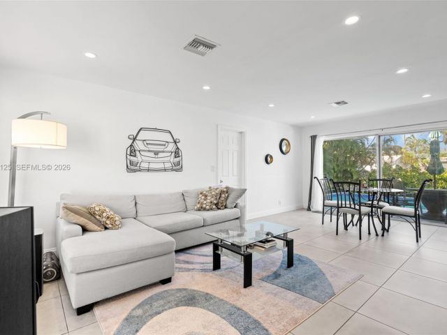 Продажа дома по адресу 3035 Hayes St - фото 7515146