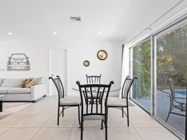 Продажа дома по адресу 3035 Hayes St - фото 7515151