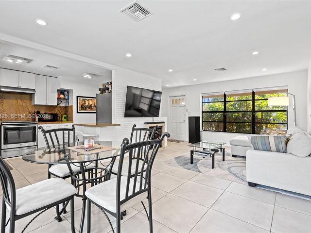 Продажа дома по адресу 3035 Hayes St - фото 7515152