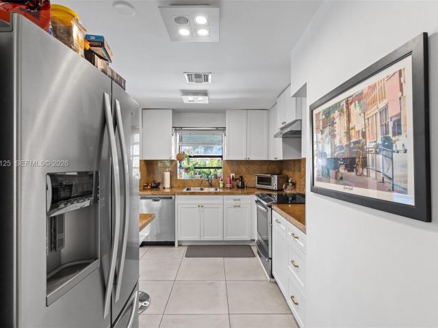 Продажа дома по адресу 3035 Hayes St - фото 7515156