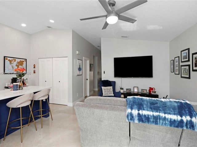 Продажа дома по адресу 11371 SW 146th Ct - фото 7519491