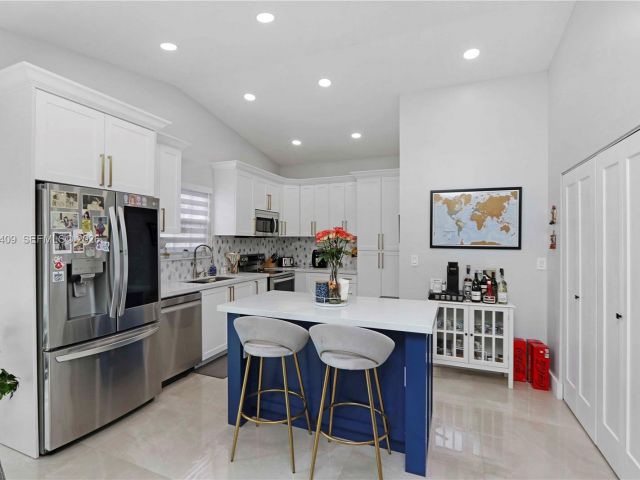 Продажа дома по адресу 11371 SW 146th Ct - фото 7519493