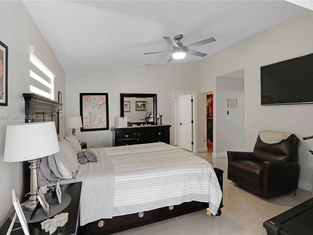 Продажа дома по адресу 11371 SW 146th Ct - фото 7519498