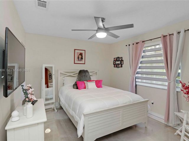 Продажа дома по адресу 11371 SW 146th Ct - фото 7519500