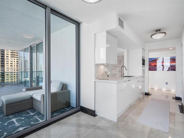 Продажа квартиры #2402 - фото 7511757