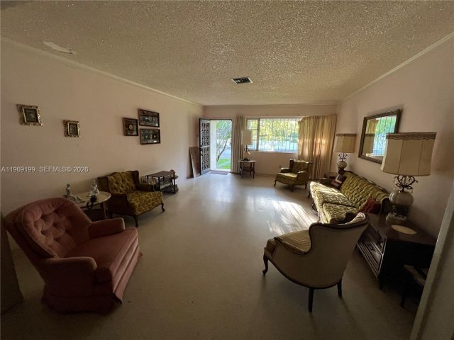 Продажа дома по адресу 812 Columbus Blvd - фото 7471672