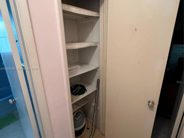 Продажа дома по адресу 812 Columbus Blvd - фото 7471677