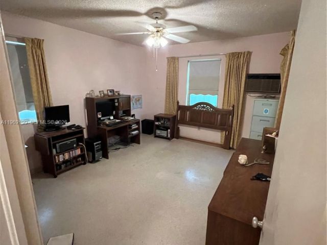 Продажа дома по адресу 812 Columbus Blvd - фото 7471678