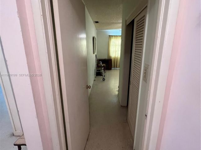 Продажа дома по адресу 812 Columbus Blvd - фото 7471679