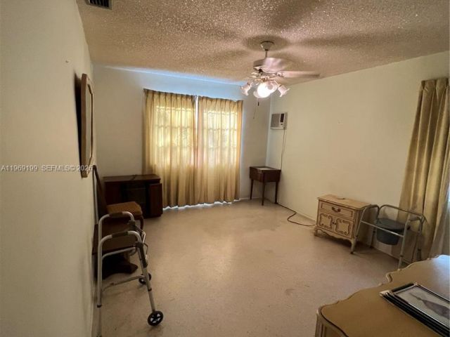 Продажа дома по адресу 812 Columbus Blvd - фото 7471681