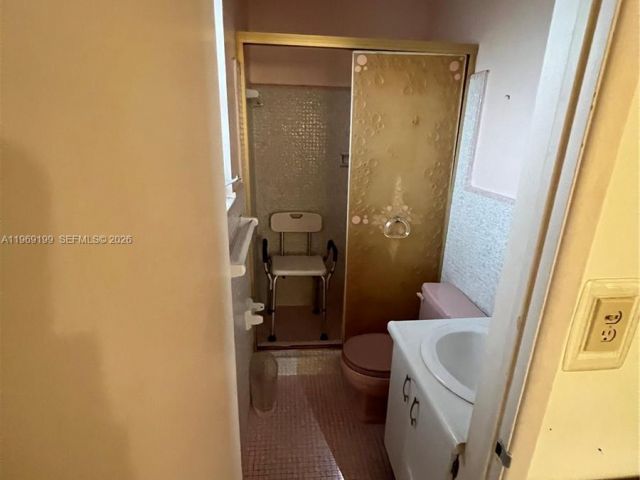 Продажа дома по адресу 812 Columbus Blvd - фото 7471683