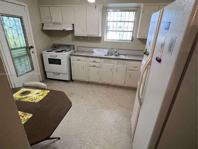 Продажа дома по адресу 812 Columbus Blvd - фото 7471684