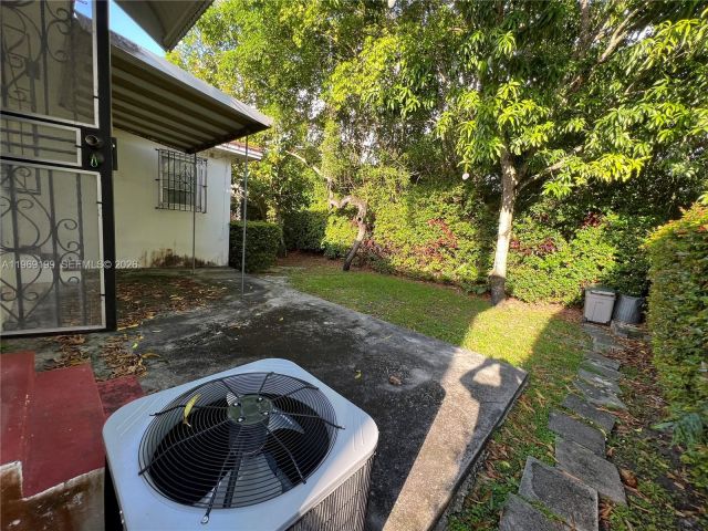 Продажа дома по адресу 812 Columbus Blvd - фото 7471687